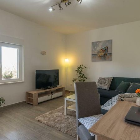 Apartment Okrug Gornji - Trogir With Sea View المظهر الخارجي الصورة