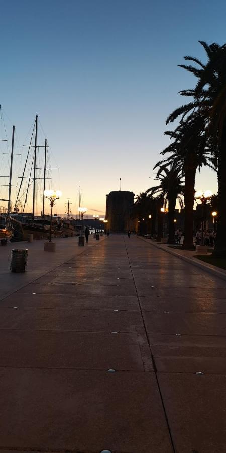 Apartment Okrug Gornji - Trogir With Sea View المظهر الخارجي الصورة