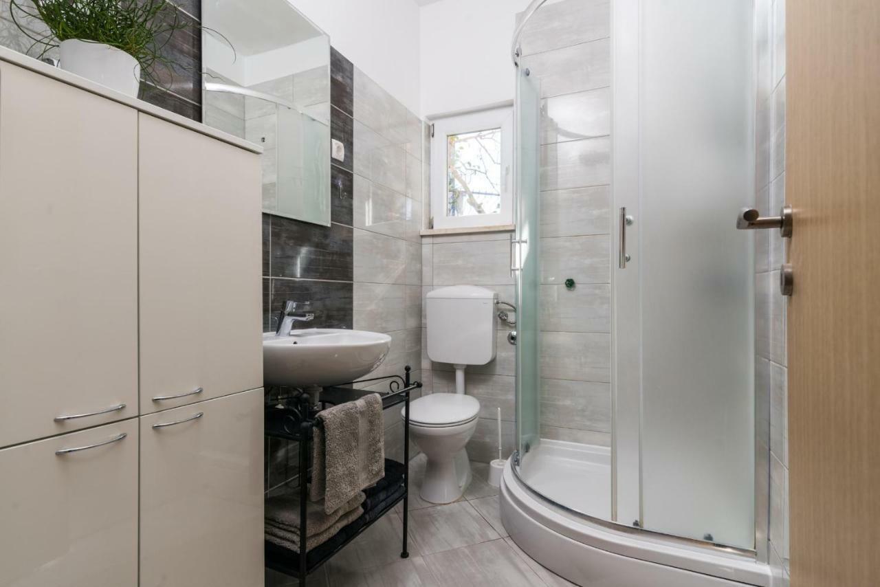 Apartment Okrug Gornji - Trogir With Sea View المظهر الخارجي الصورة