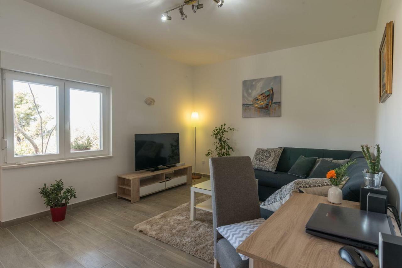Apartment Okrug Gornji - Trogir With Sea View المظهر الخارجي الصورة