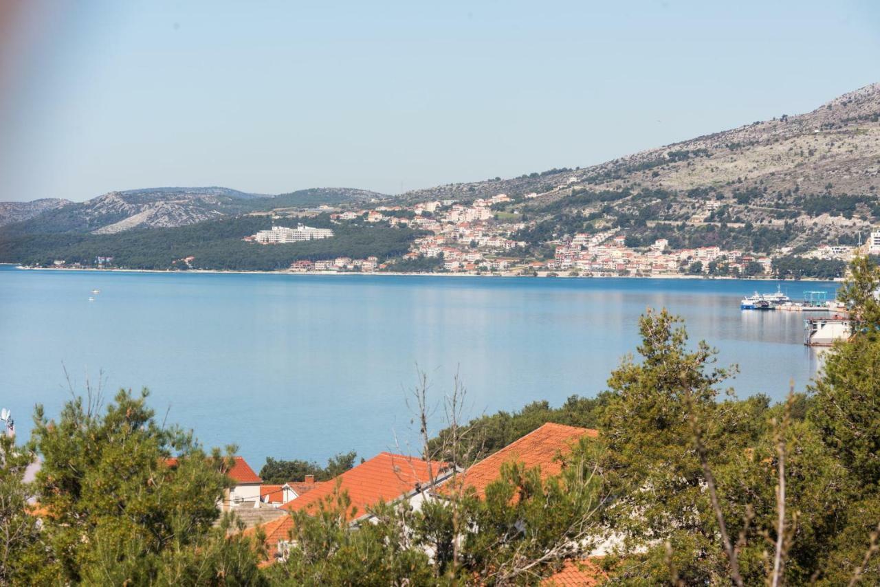 Apartment Okrug Gornji - Trogir With Sea View المظهر الخارجي الصورة