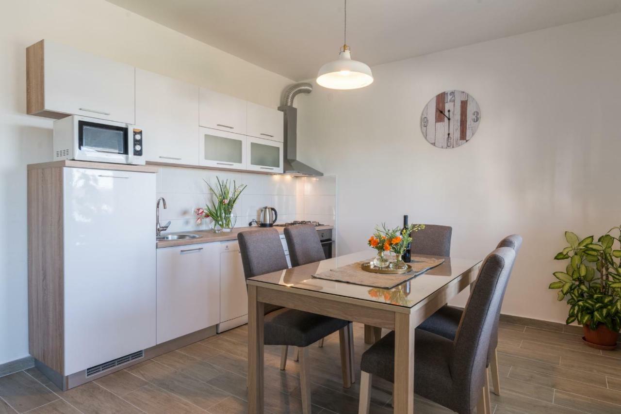 Apartment Okrug Gornji - Trogir With Sea View المظهر الخارجي الصورة