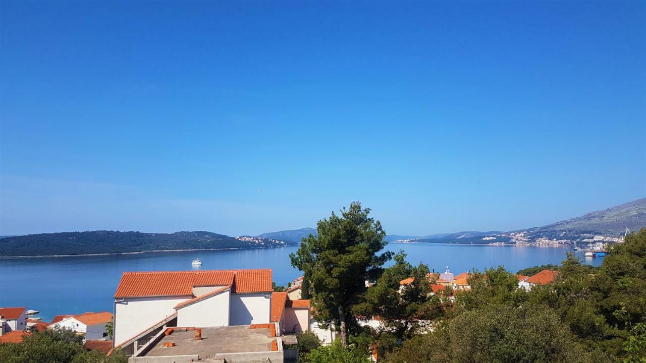 Apartment Okrug Gornji - Trogir With Sea View المظهر الخارجي الصورة